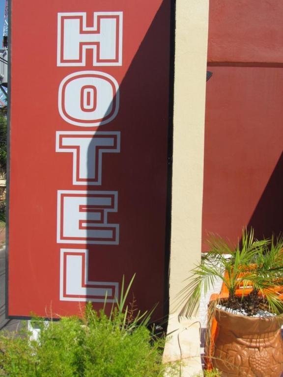 אסונסיון Hostal Casa Suiza מראה חיצוני תמונה