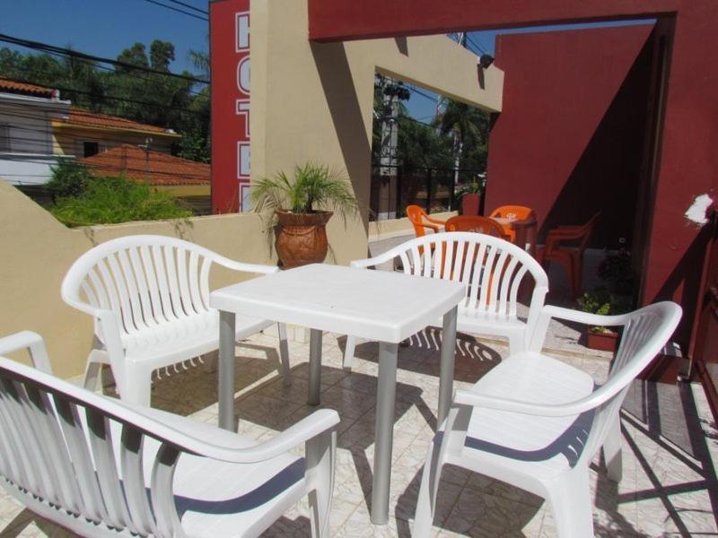 אסונסיון Hostal Casa Suiza מראה חיצוני תמונה