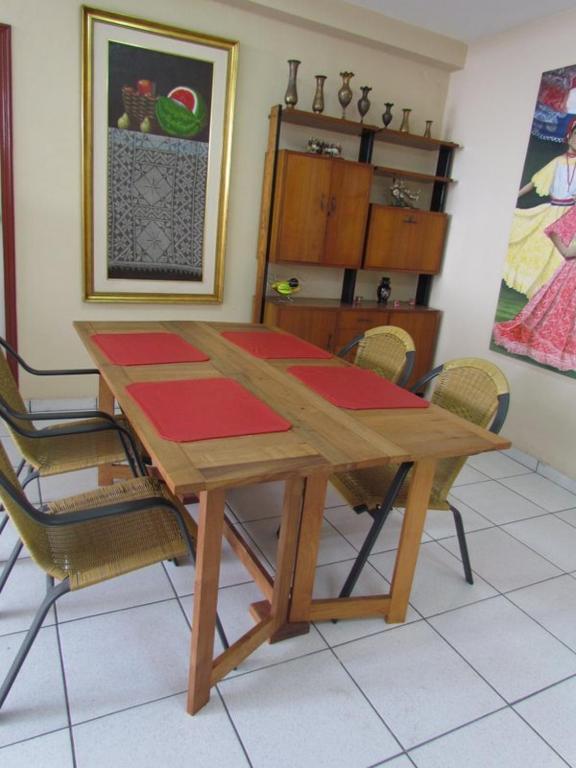 אסונסיון Hostal Casa Suiza מראה חיצוני תמונה
