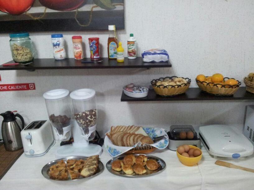 אסונסיון Hostal Casa Suiza מראה חיצוני תמונה